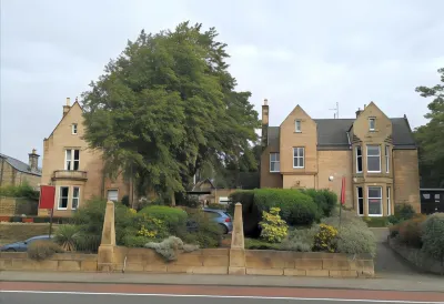 Cumberland Hotel Hotels in West End