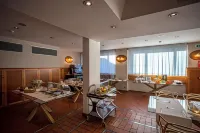 Hostellerie du Cheval Blanc فنادق في Chef-Lieu
