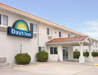Days Inn & Suites by Wyndham Fargo 19th Ave/Airport Dome Hotels in Moorhead