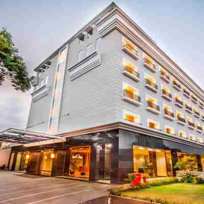 더 미라 보고르 Hotel Exterior