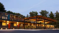 Rhode's Motor Lodge Hotels near Hickory Ridge History Museum