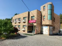 Hongcheon Pastel Hotels near Alpaca World