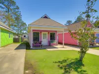 Biloxi Resort Cottage w/ Pool & Lake Access! Hoteles en Latimer