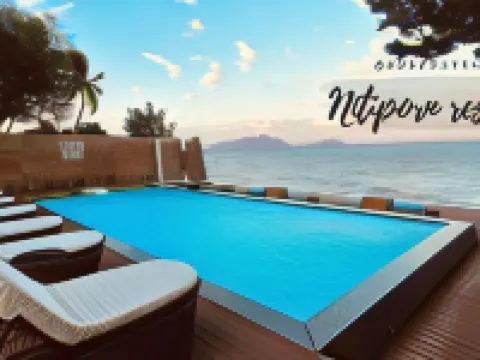 นิธิพร รีสอร์ท โรงแรมในเกาะพยาม