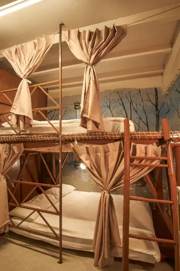 Happiness Community Wake & Bake Hostel