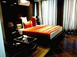 Bling Hotel International
