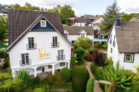 Romantik Hotel Neuhaus Hotels near Johanneskirche