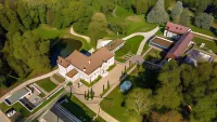 Domaine de Dolomieu, BW Premier Collection فنادق في Saint-Didier-de-la-Tour
