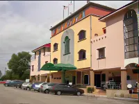 TS Hotel - Taman Rinting Hotels in Masai
