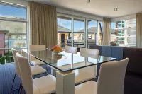 Hello QT Marina Hotels in Kawarau Falls
