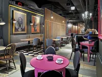 Hola Gdynia Hotels near ساحة إيرجو