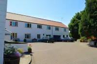 Orchard Lodge - Parking