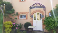 Au Coq Bleu Hotels in Le Broc