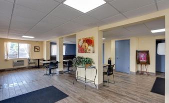 Days Inn by Wyndham Davenport