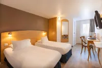 Sure Hotel by Best Western Plaisir فنادق في Neauphle-le-Chateau