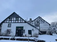 Burghaus & Villa Kronenburg Hotels in Hellenthal