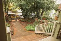 Bluebird Guesthouse Hotel di 