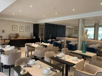 Les Criquets Hôtel & Spa Hotels in Blanquefort