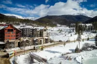 Location and Comfort - One Bedroom Ski In / Ski out, Hot Tub and Fire Pit 스노우블레이즈 콘도미니엄스 주변 호텔
