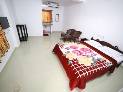 Dubai Hotel & Restaurant Kumarakom