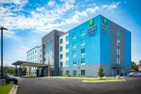 Holiday Inn Express & Suites PENSACOLA AIRPORT NORTH – I-10 Các khách sạn ở Ferry Pass