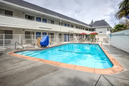 Motel 6 Fairfield, CA - North Отели в г. Фейрфилд