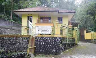 Villa Handayani Songgoriti RedPartner