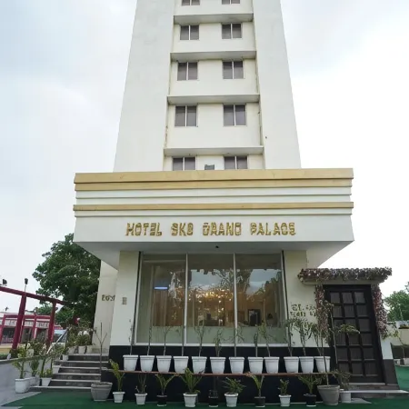 Hotel Sks Grand Palace-Vrindāvan