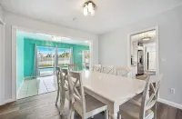 Welcome to the Hacienda South!  Only 15 Min. From the Beach!
