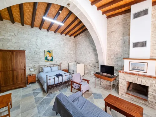 Aphrodite's Pool Retreat Hotels in Skarinou