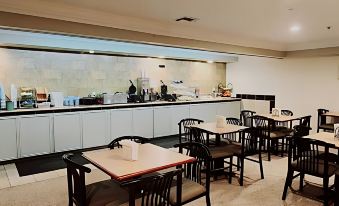 Super 8 by Wyndham Temple I-35