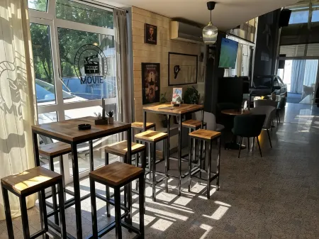 Rooms Laguna Отели в г. Сесвете