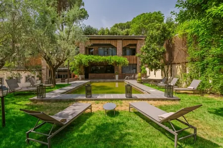 Fauno Urban Resort Отели рядом с достопримечательностью «Санта - Мария - Нова»