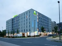 Holiday Inn Express Dusseldorf Airport Hotels near Kalkum
