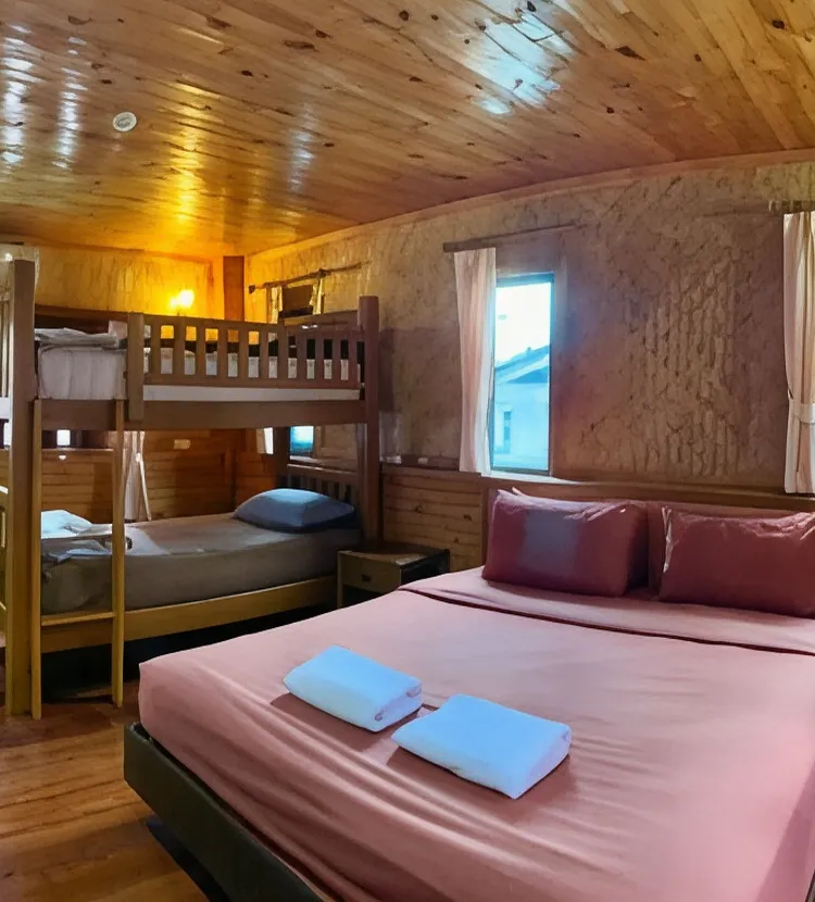 ห้องสแตนดาร์ด 4 ที่นอน