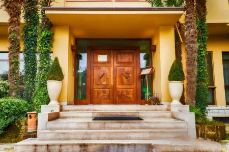 Hotel Giardino Отели в г. Buonconsiglio-colombara