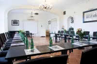 Pałac Brzeźno Spa & Golf Hotels in Тшебницький повіт