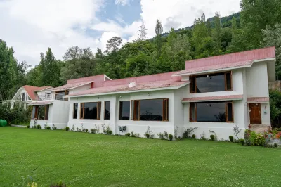 Orania Hotels in Nishat