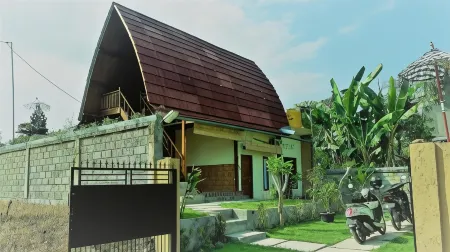 Telaga Mas Guest House Отели рядом с достопримечательностью «Klungkung Temple»