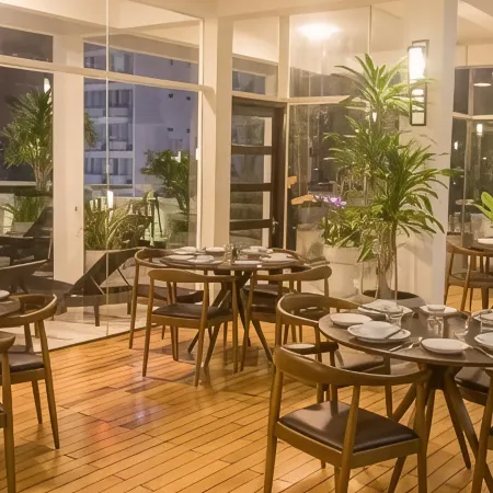 Danang Boutique Hotel Отели рядом с достопримечательностью «My Khe Pagoda»