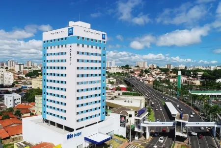Ibis Budget Uberlandia Отели в г. Уберландия