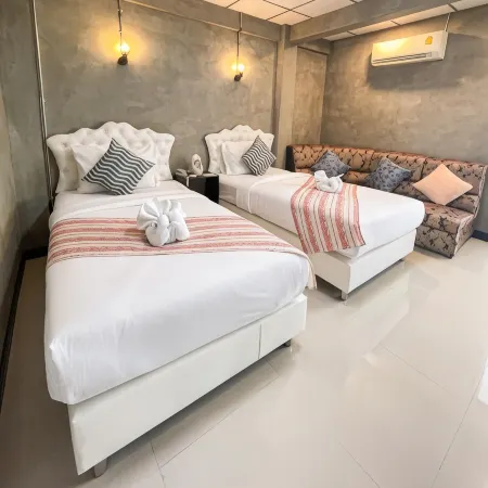 Baik Suite Отели рядом с достопримечательностью «Дон Муанг»