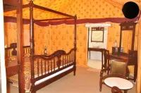 Varawal Jawai Leopard Safari Camp Hotels in Bera