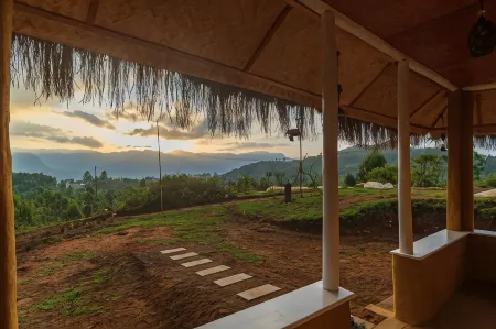 Food Forest Kanthalloor Отели рядом с достопримечательностью «Заповедник Чиннар Уайлдлайф»