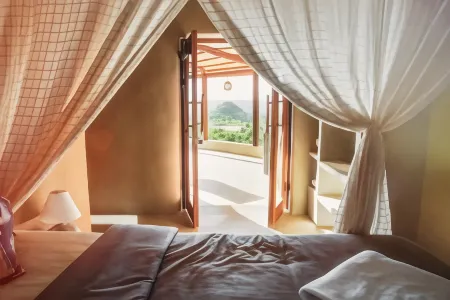 Dome Lombok Отели в г. Mertak