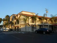 Best Inn & Suites - parking