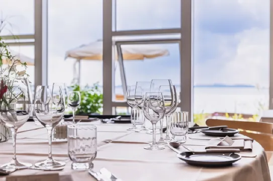 Sixtus Sinatur Hotel & Konference