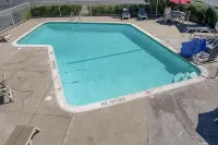 Motel 6 Ukiah, CA - Pools