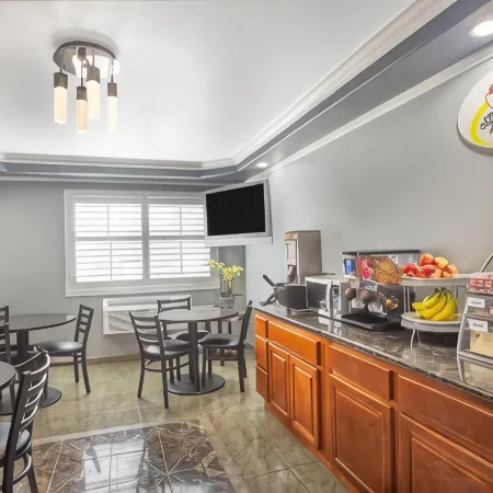 Super 8 by Wyndham Chico