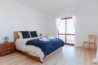 Puerto Raval | 5 Bedrooms | BBQ & Garden